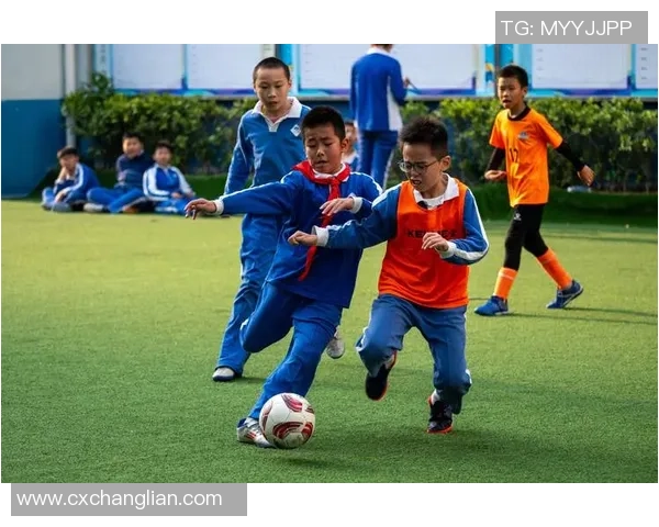 足球讲堂：探索足球技战术与文化魅力的深度解析与分享