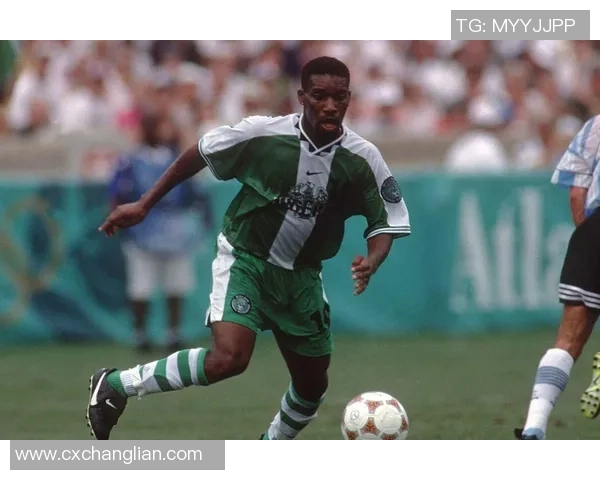 非洲男孩足球梦想的追逐与成长之路探索